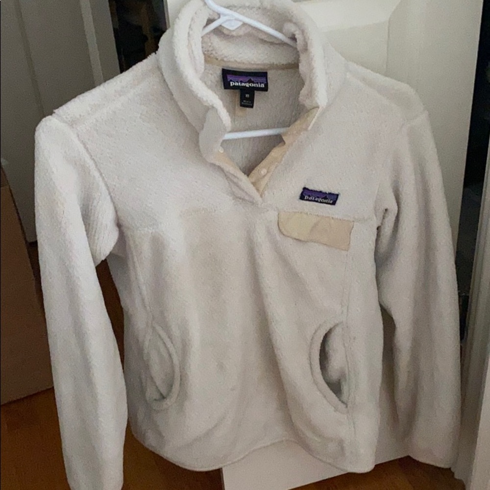 Women’s patagonia pullover size XS